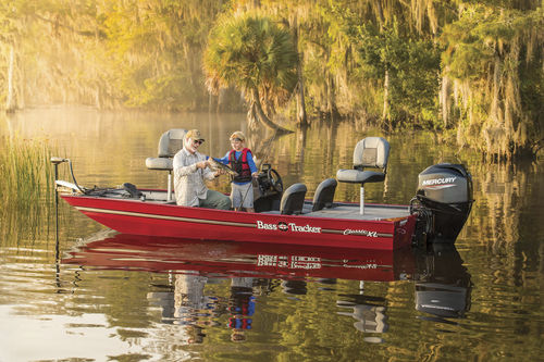 Bass boat com motor de popa - CLASSIC XL - Tracker - com console dupla / open / de pesca esportiva