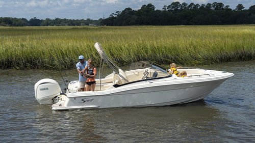 Lancha de proa aberta com motor de popa - 220 Dorado - Scout Boats - open / com console dupla / bowrider