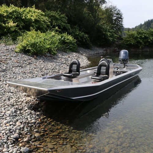 Jon boat com motor de popa - ALASKAN LT - Wooldridge - open / com console central / de pesca esportiva