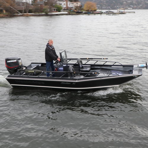 Jon boat com motor de popa - ALASKAN XL - Wooldridge - open / com console central / de pesca esportiva