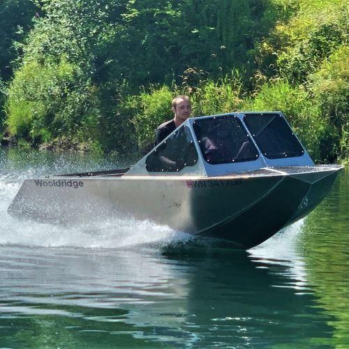 Lancha de proa aberta com motor de centro - RIVER RAT - Wooldridge - com console dupla / open / de pesca esportiva