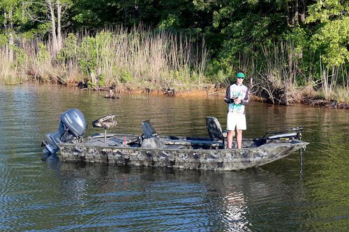 Jon boat com motor de popa - 754LDSV - War Eagle - com console lateral / de pesca esportiva