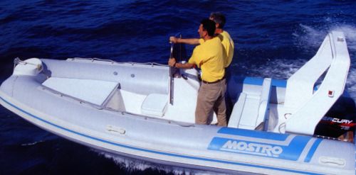 Barco inflável com motor de popa - 451 - Mostro - de casco rígido (RIB) / com console lateral / offshore