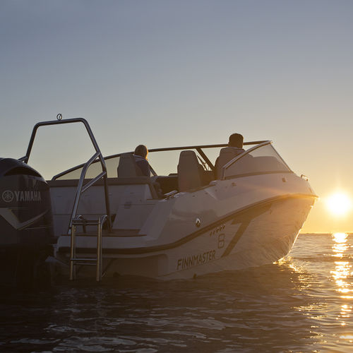 Lancha Cabin Cruiser com motor de popa - T8 - Finnmaster Boats Oy - open / com console dupla / em alumínio