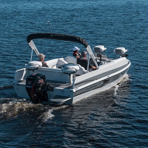 Deck-boat com motor de popa - VENTURA 194 - Bateaux Princecraft - a gás / open / bowrider