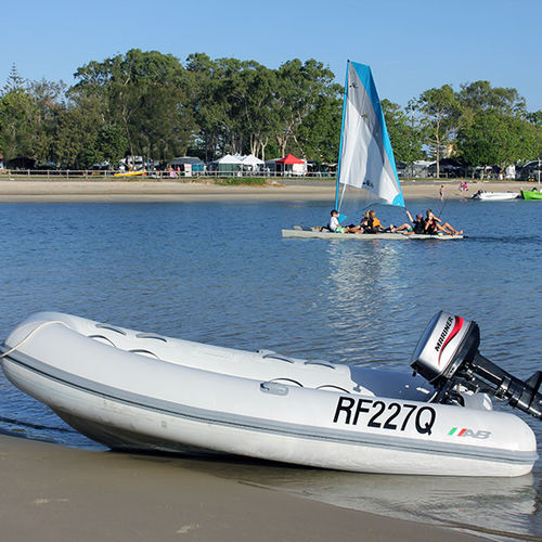 Barco inflável com motor de popa - 10 UL - AB Inflatables - semirrígido / open / em alumínio