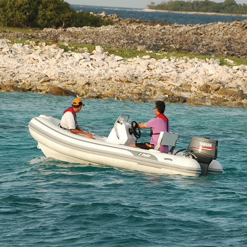 Barco inflável com motor de popa - 13 ALX - AB Inflatables - semirrígido / open / com console lateral