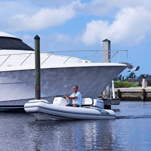 Barco inflável com motor de popa - Generation 12 LTE - Walker Bay Boats - de casco rígido (RIB) / open / com console lateral
