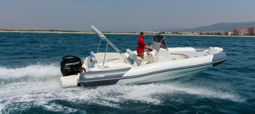 Barco inflável com motor de centro - 790 - Marlin - semirrígido / com console central / máx. 12 pessoas