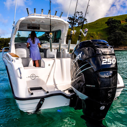 Lancha Cabin Cruiser com motor de popa - LEGEND 2350 - Rayglass Boats - a diesel / com hard-top / de pesca esportiva