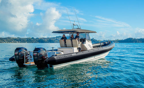 Barco inflável com motor de popa - 380 CHASE - Rayglass Boats - bimotor / com console central / open