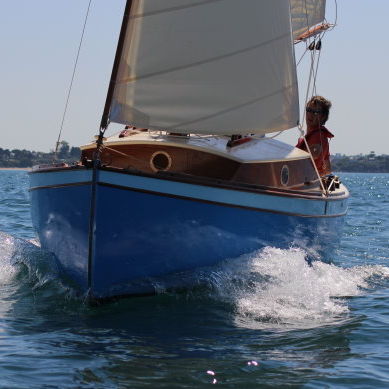 Veleiro clássico - MEABAN - Grand Largue - Day Sailer / 1 cabine / vela houari