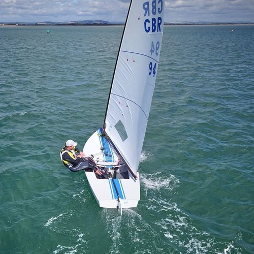 Barco de vela ligeira individual - OK - Ovington - de regata / catboat