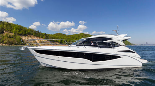 Lancha Express Cruiser com motor de centro - 365 HTS - Galeon - bimotor / com hard-top / com casa do leme