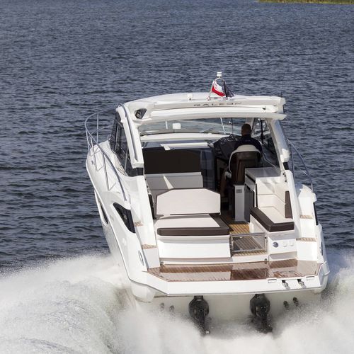 Lancha Express Cruiser com motor de centro - 335 HTS - Galeon - bimotor / com hard-top / de cruzeiro
