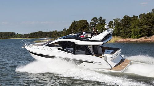 Lancha Express Cruiser com motor de centro - 470 SKYDECK - Galeon - bimotor / com hard-top / com flybridge