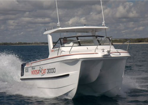 Barco de pesca-passeio catamarã - 3000 - Noosa Cat Australia - com motor de popa