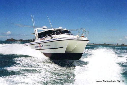 Barco profissional barco de passageiros - 4100 - Noosa Cat Australia - catamarã / com motor de centro