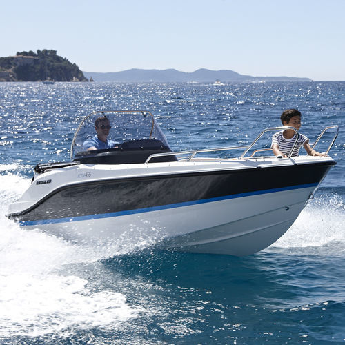 Lancha de console central com motor de popa - Activ 455 Open - Quicksilver Boats - de cruzeiro / máx. 5 pessoas / com solário