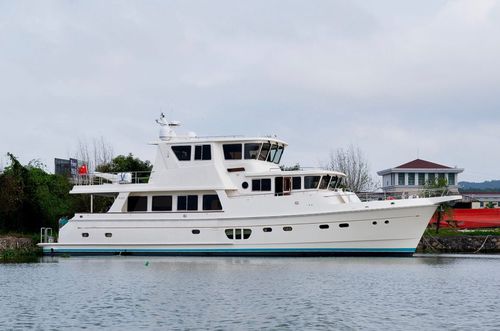 Iate a motor de cruzeiro - Selene 72 - Selene - trawler / com flybridge fechado / 6 cabines