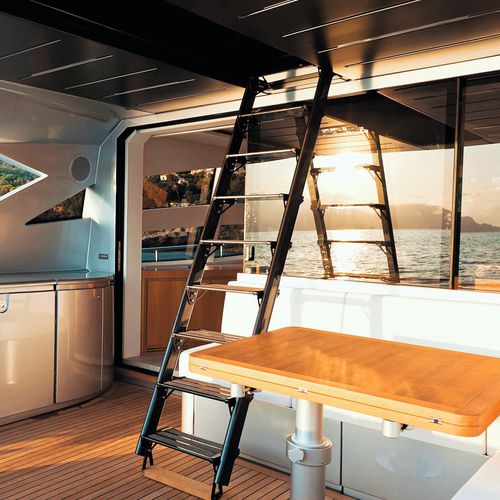 Escada para barco - SI 511 - Besenzoni SpA - elevatória / para flybridge / em carbono