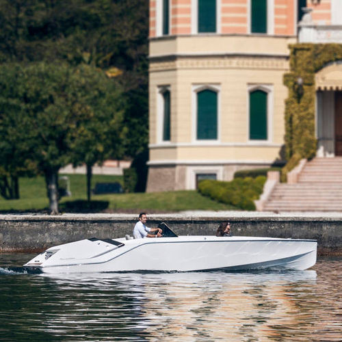 Lancha de proa aberta com motor de popa - 740 Mirage Air - FRAUSCHER BOOTSWERFT - elétrica / open / com console central