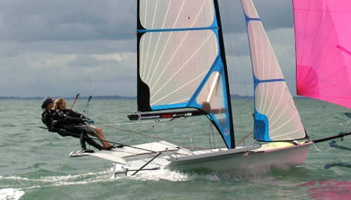 Barco de vela ligeira para dois tripulantes - 49erFX - Mackay Boats - single skiff / de regata / com dois trapézios