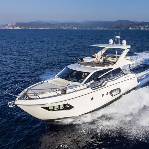 Lancha Express Cruiser IPS POD - 50 FLY - Absolute Yachts - bimotor / com flybridge / máx. 14 pessoas