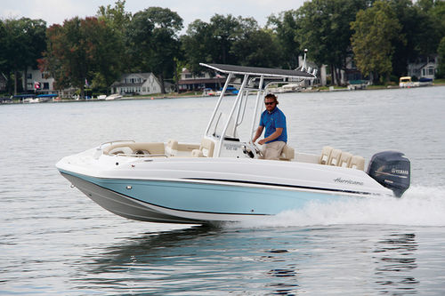 Lancha de console central com motor de popa - CC 19 OB - Hurricane - de pesca esportiva / máx. 10 pessoas / com T-Top