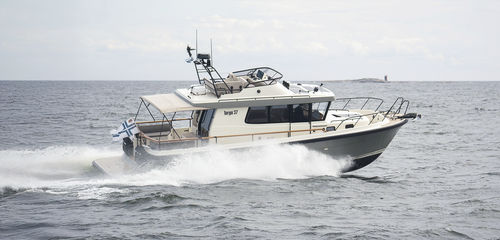 Lancha Express Cruiser com motor de centro - 37 - Targa - bimotor / com flybridge / de pesca esportiva