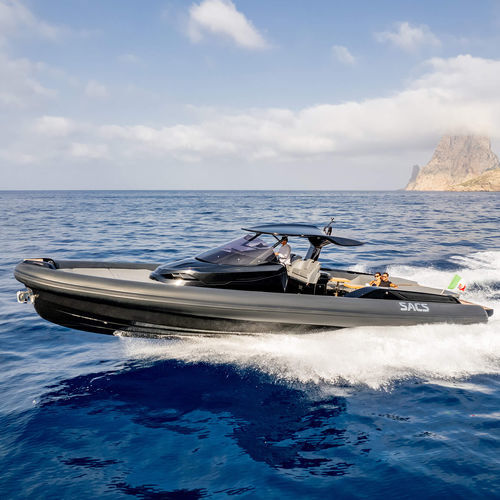 Barco inflável com motor de popa - STRIDER 15 - Sacs - com motor de centro / a diesel / bimotor