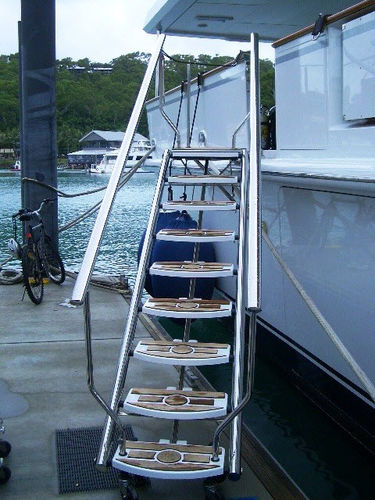 Escada para iate - Nautical Structures - lateral / de portaló / em aço inoxidável