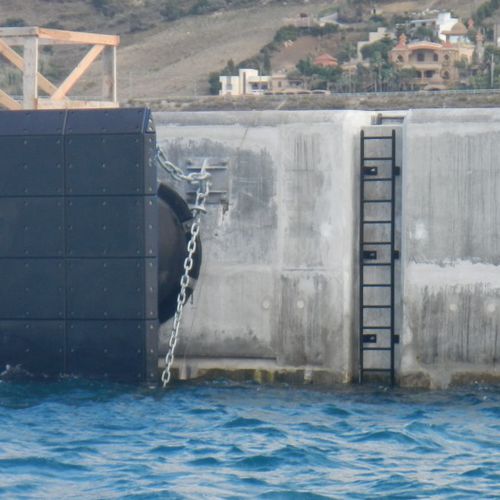 Escada para píer - LFE  - Trelleborg Marine and Infrastructure - fixa / de emergência / manual