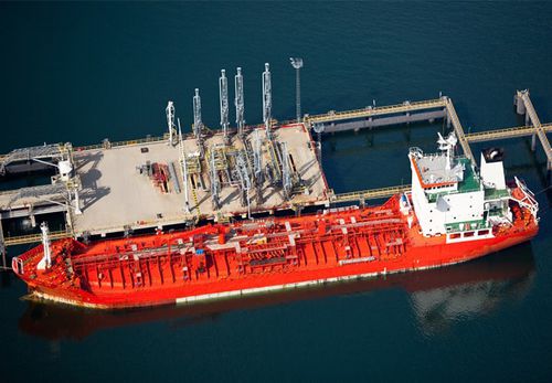 Sistema de transferência segura navio/terra (GNL) - ESL - Trelleborg Marine and Infrastructure