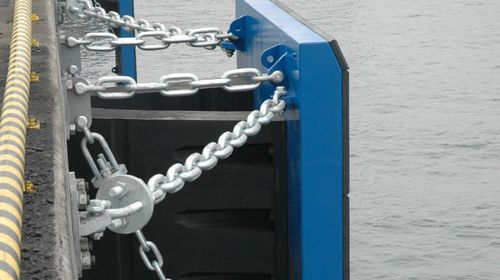 Sistema de fixação de píeres - Trelleborg Marine and Infrastructure
