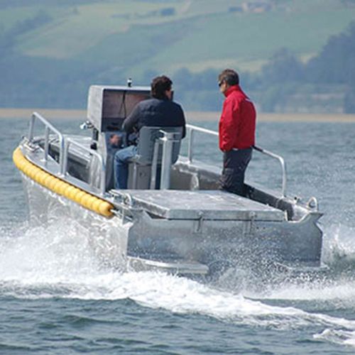 Barco profissional barco auxiliar de pesca - PANGA - MOGGARO ALUMINIUM YACHTS - com motor de centro / a diesel