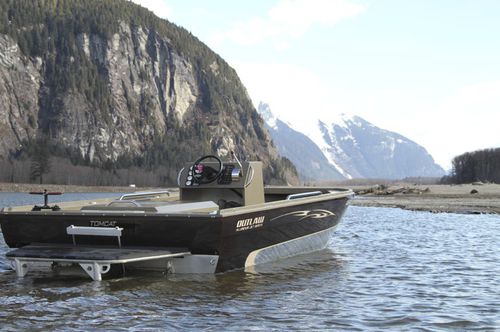 Lancha de console central com motor de centro - TOMCAT V8 - OUTLAW EAGLE MANUFACTURING
