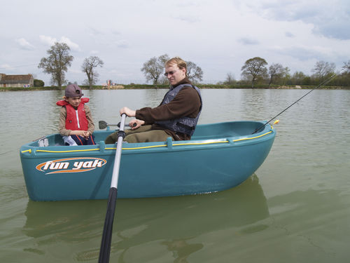 Bote com motor de popa - FY 220 - FunYak - open / de pesca esportiva / máx. 3 pessoas