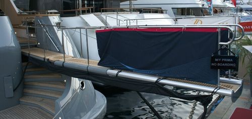 Passarela de iate - SIRIUS - Sanguineti Chiavari produzione articoli nautici s. - telescópica / pivotante / motorizada