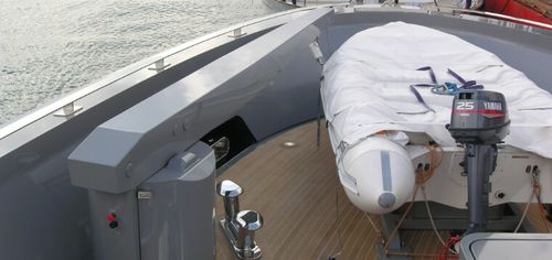 Guindaste para iate - Sanguineti Chiavari produzione articoli nautici s. - de convés / eletro-hidráulico / para colocação de botes de apoio na água