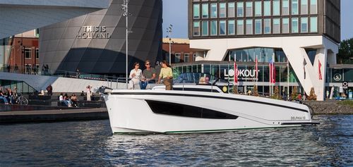 Lancha de console central com motor de centro - 10 Lounge - DELPHIA Yachts - elétrica / a diesel / com console dupla