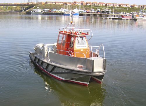 Barco profissional barco de apoio offshore - ALN 047 ‘Pocagema’ - Alnmaritec - catamarã / com motor de centro hidrojato / em alumínio