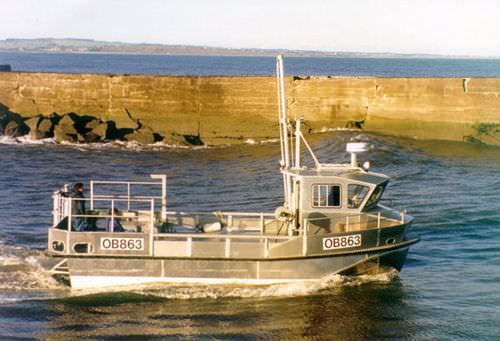 Barco profissional barco utilitário - ALN 008 ‘Enterprise’ - Alnmaritec - catamarã / com motor de centro