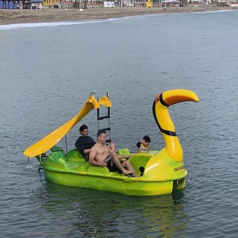 Pedalinho de 4 lugares - Gran Tucán - AVENTURAS AQUATICAS - LA NORIA - com escorregador