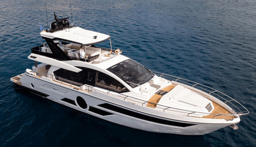 Iate a motor de cruzeiro - VIVERE 66 - Aicon - com flybridge / V-drive / 4 cabines
