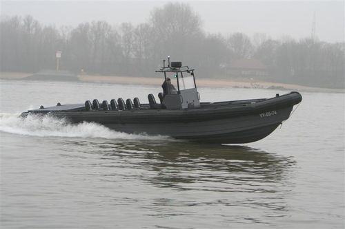 Barco profissional com motor de centro - MR-1250 COMMANDO - Madera Ribs - com motor de popa / barco inflável semirrígido
