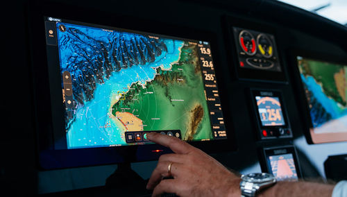 Instrumento multifuncional sonar - NSO 4 - Simrad Yachting - leitor de cartões / para barco / digital