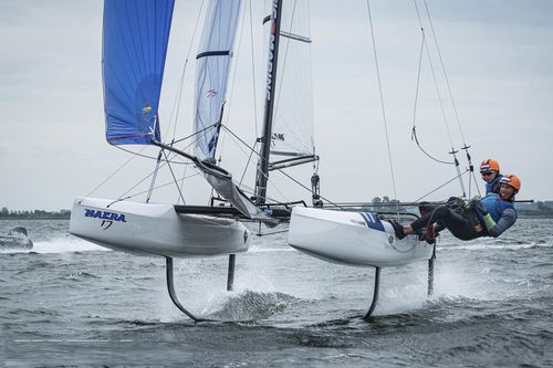 Catamarã esportivo de regata - 17 Olympic - Nacra Sailing - para dois tripulantes / com dois trapézios / Nacra 17