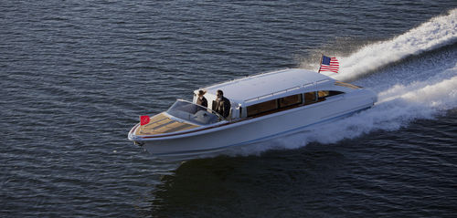 Lancha Express Cruiser com motor de centro - 10.5 VENETIAN LIMOUSINE - Hodgdon Yachts - open / com console dupla / máx. 12 pessoas