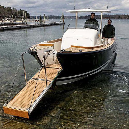 Barco de apoio para iate com motor de centro - 8.5  - Hodgdon Yachts - open / com console central / em fibra de carbono